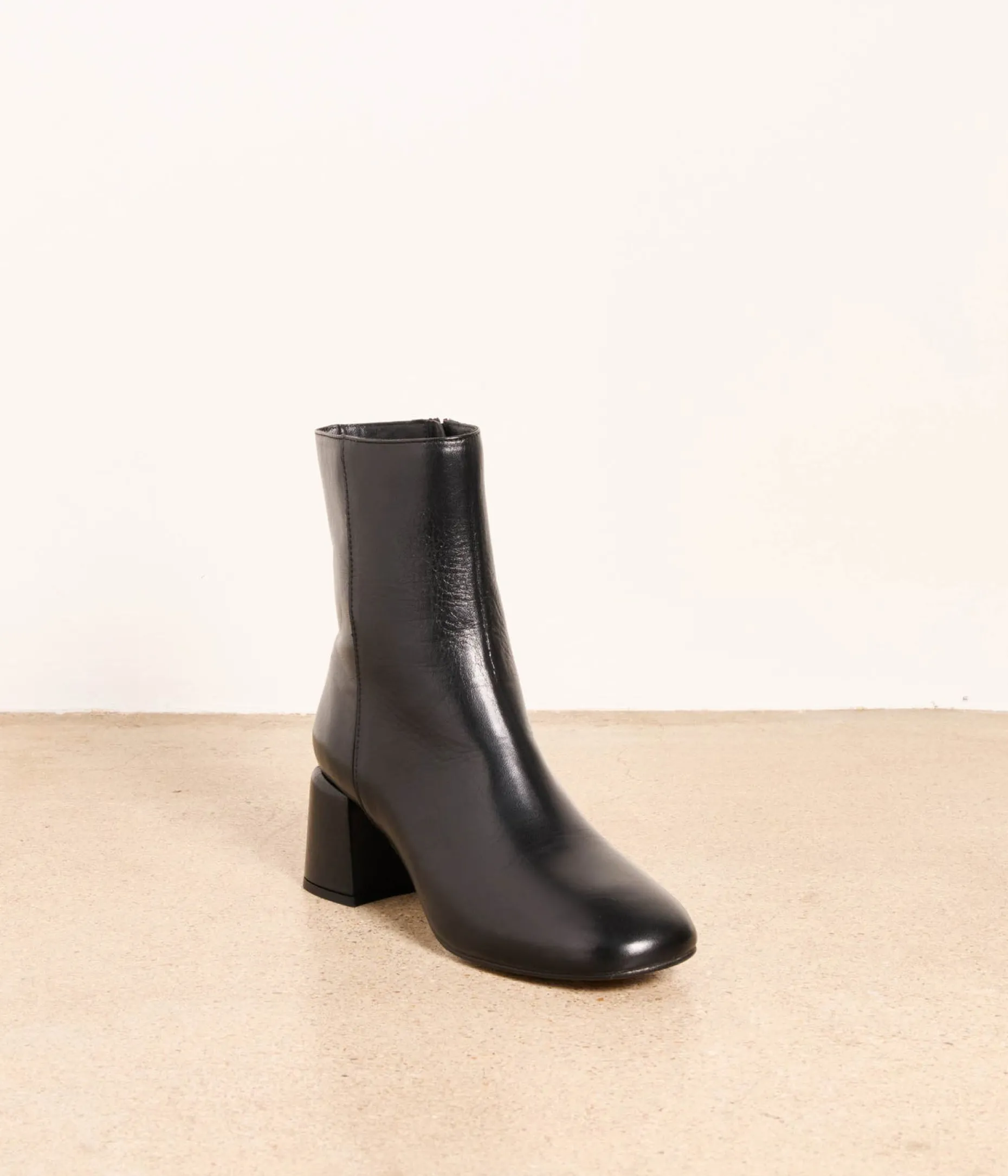 Shop Mellow Yellow Boots cuir Jason NOIR