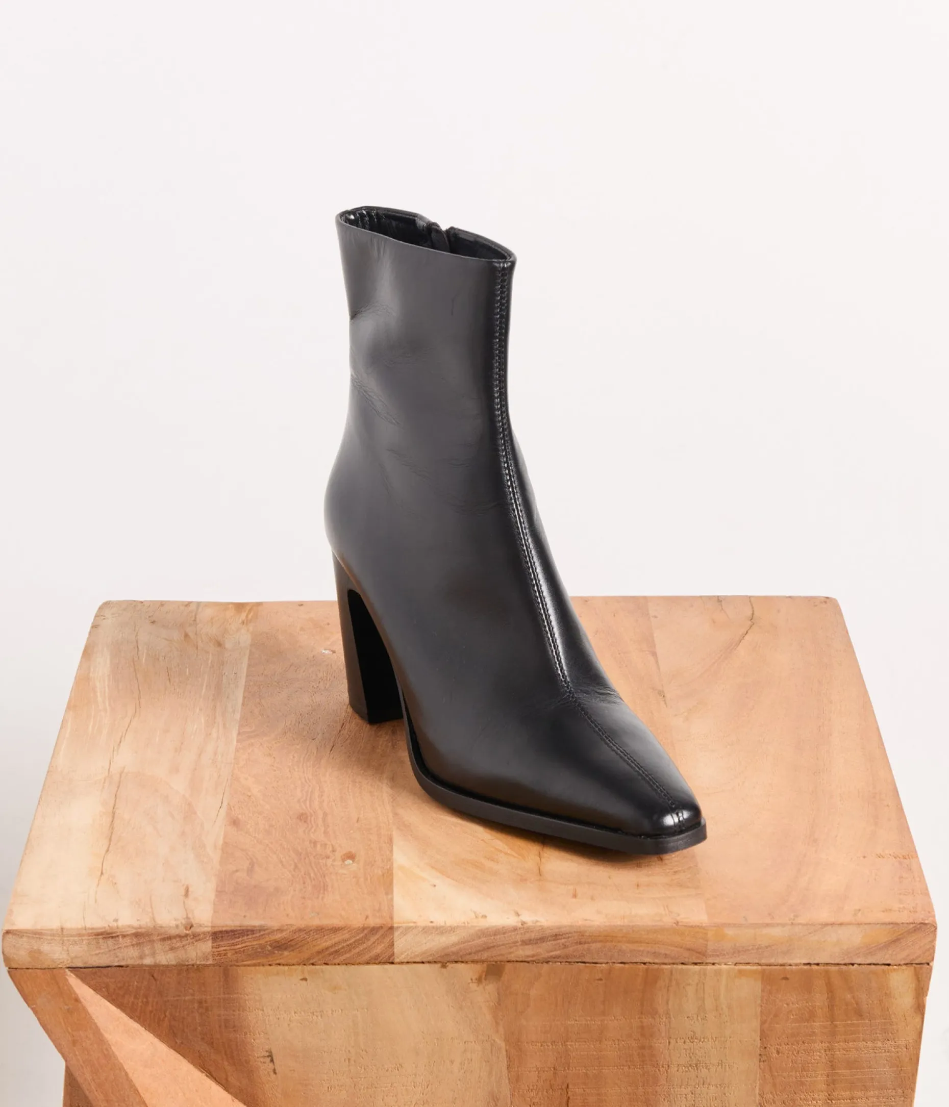 Outlet Mellow Yellow Boots cuir Sanaki NOIR