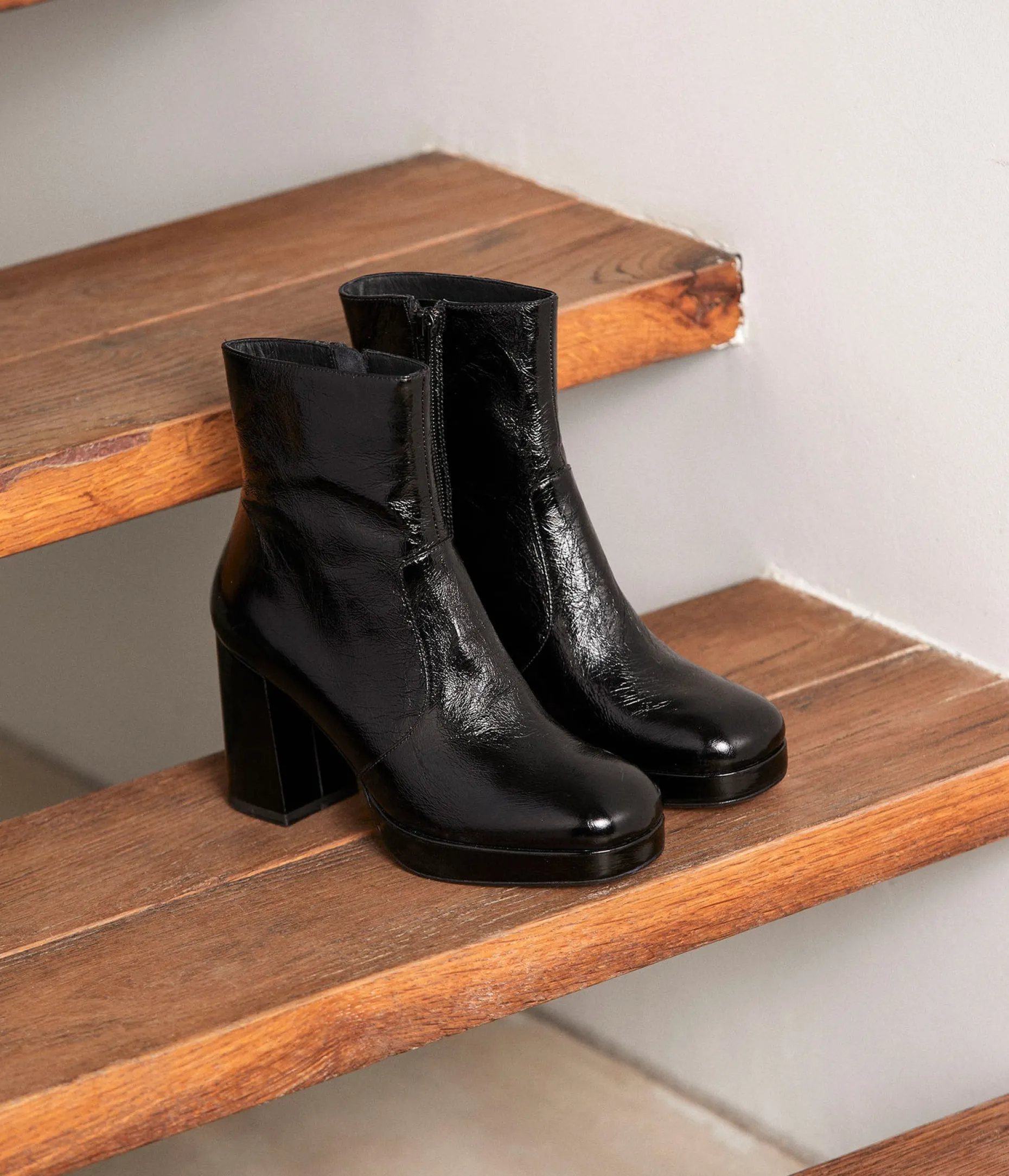 Hot Mellow Yellow Boots es vernies Alissa NOIR