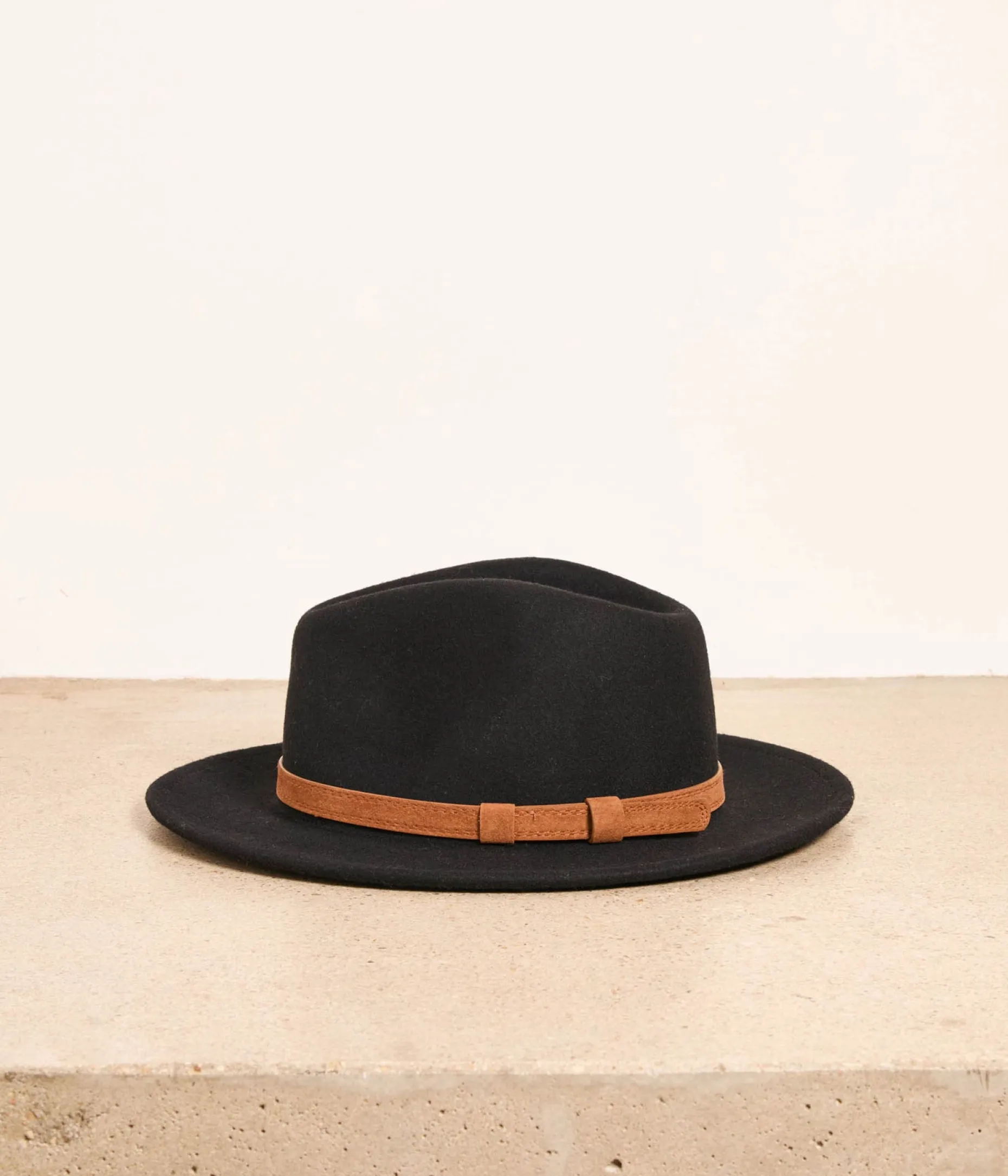 Shop Mellow Yellow Chapeau Anne NOIR