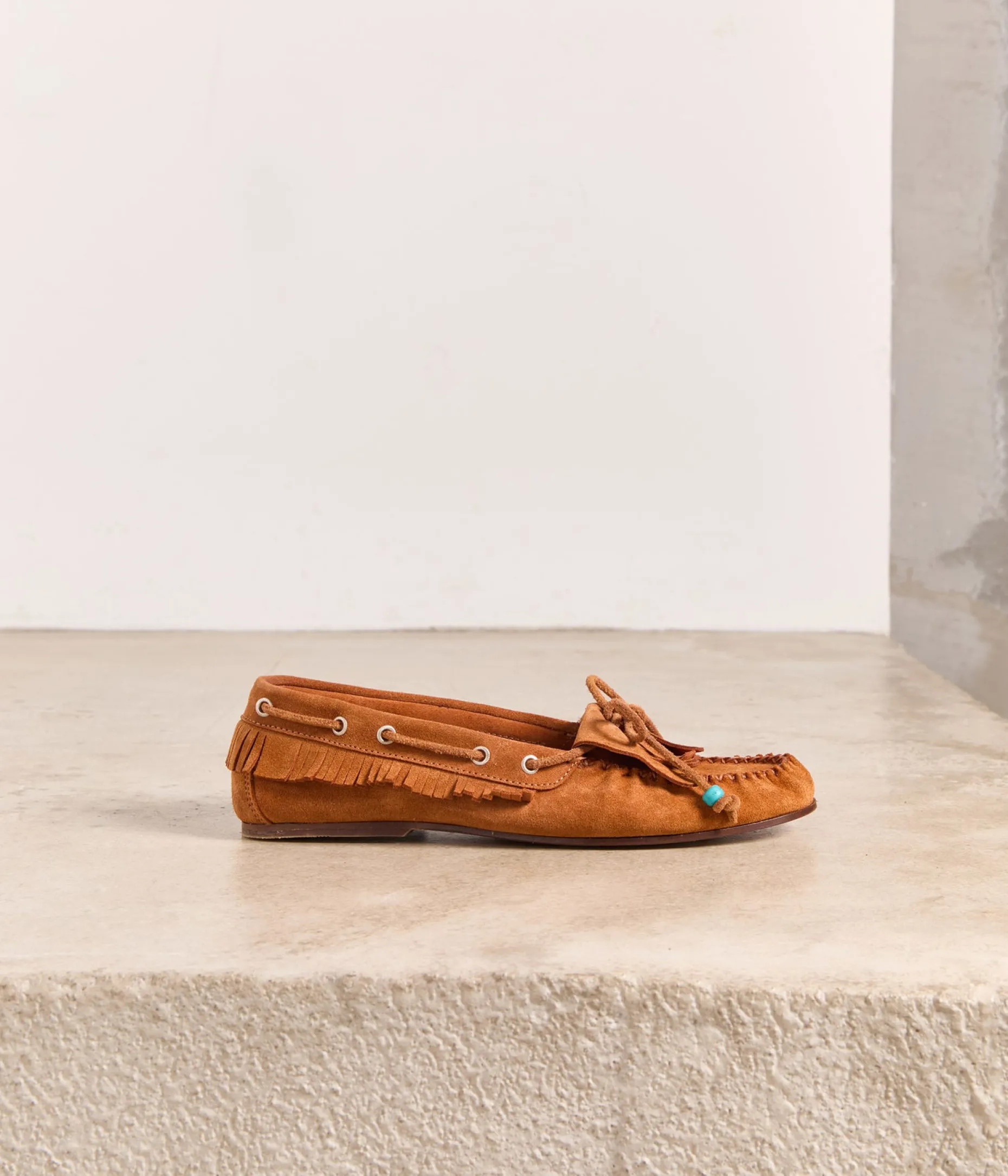 Hot Mellow Yellow Mocassins velours marron Plume COGNAC