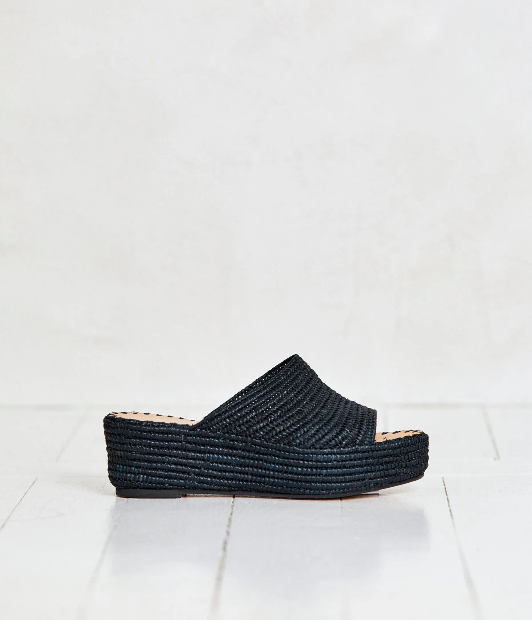 Hot Mellow Yellow Mules es Halika NOIR