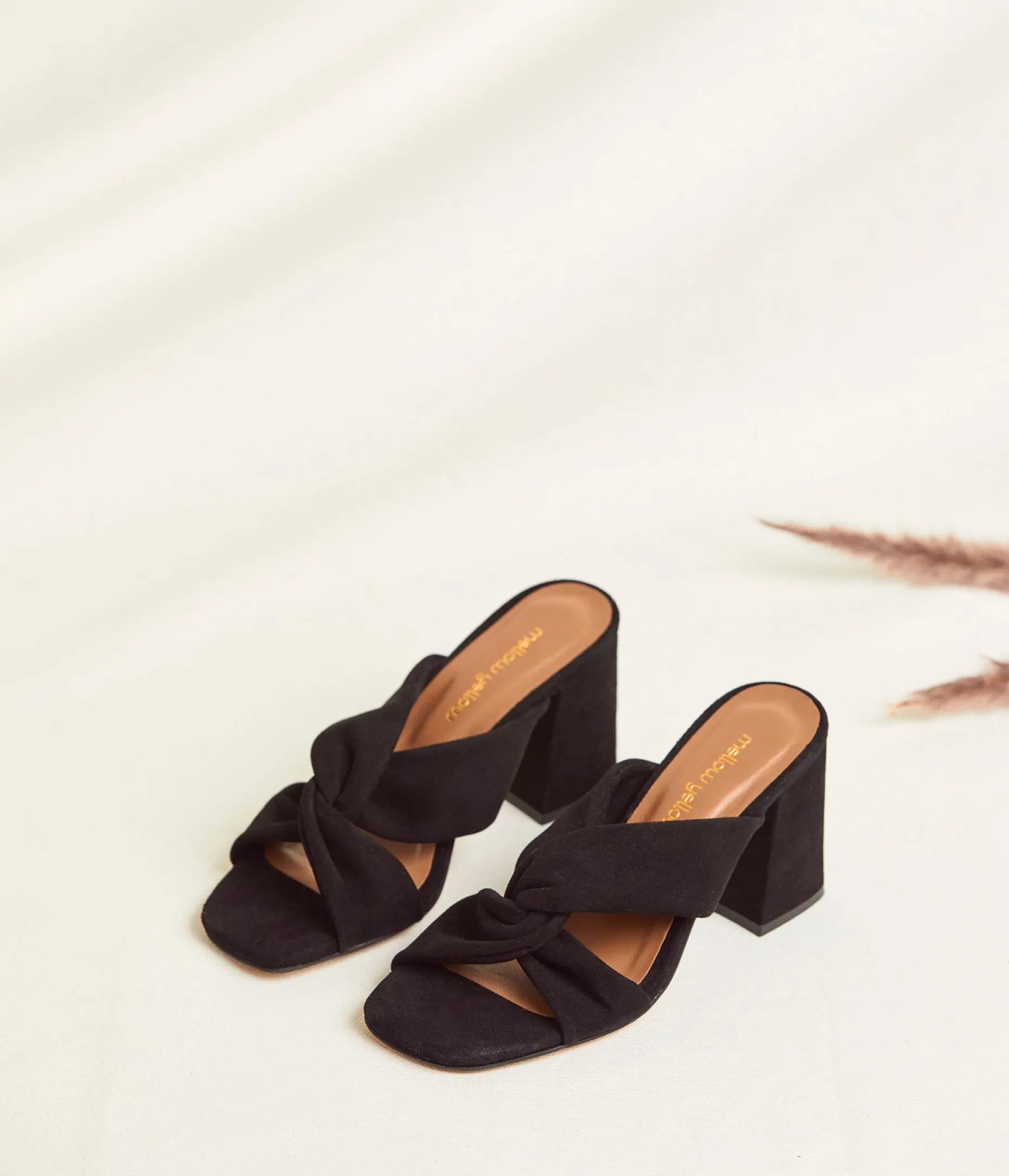 Shop Mellow Yellow Mules es Marcia NOIR