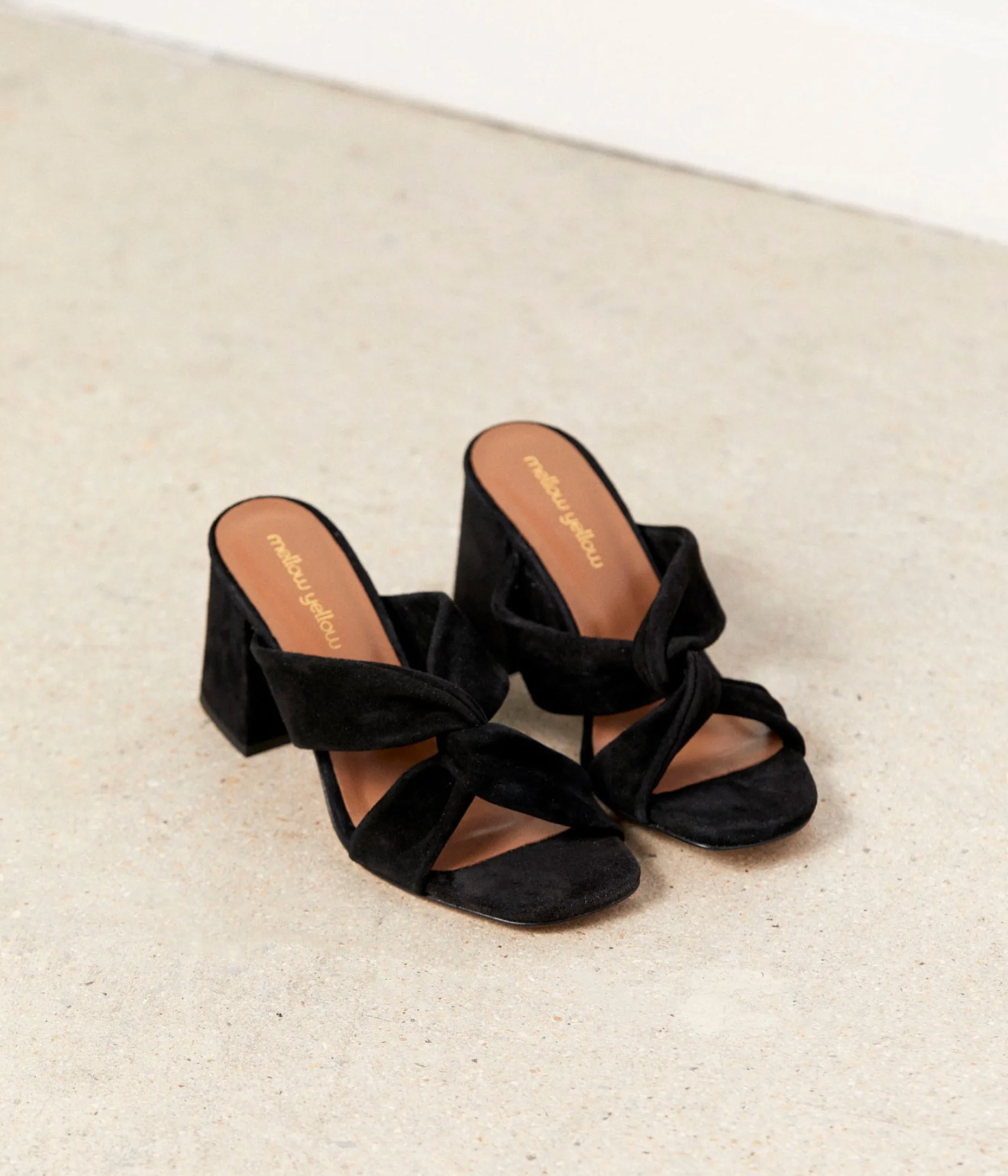 Cheap Mellow Yellow Mules es Marcia NOIR